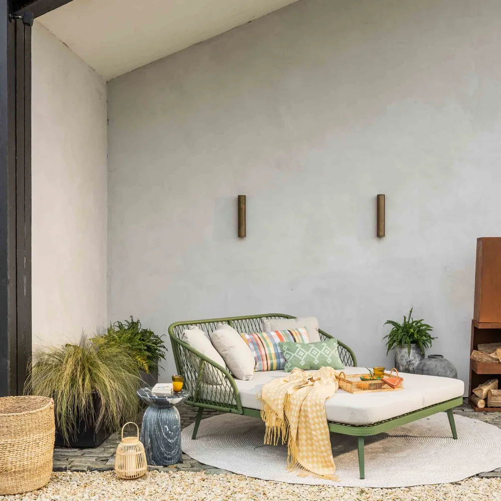 How to Look After Your Garden Daybeds and Sunloungers