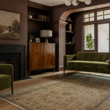 LEXINGTON LOVESEAT IN DEEP GREEN VELVET - NATURAL