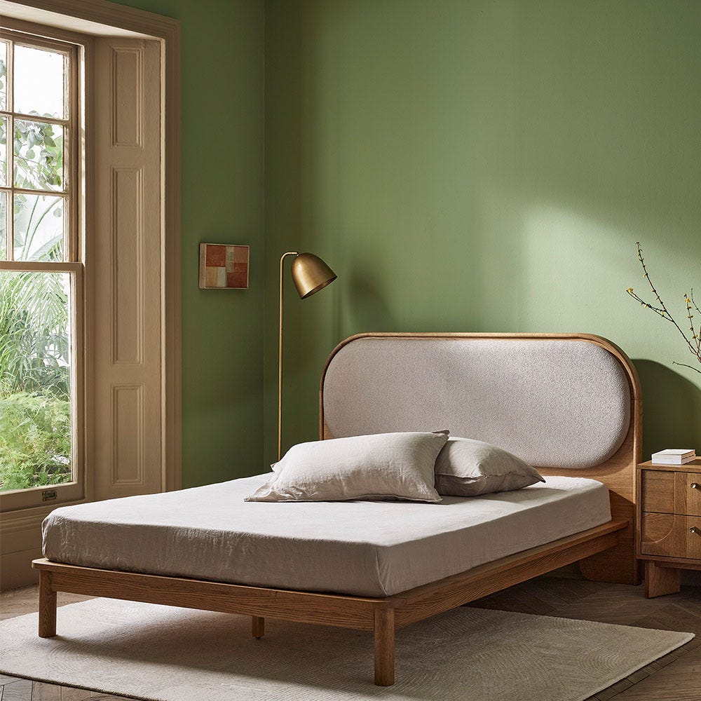 KADENCE UPHOLSTERED BED