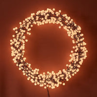 45CM WARM WHITE BERRY WREATH 550 LEDS