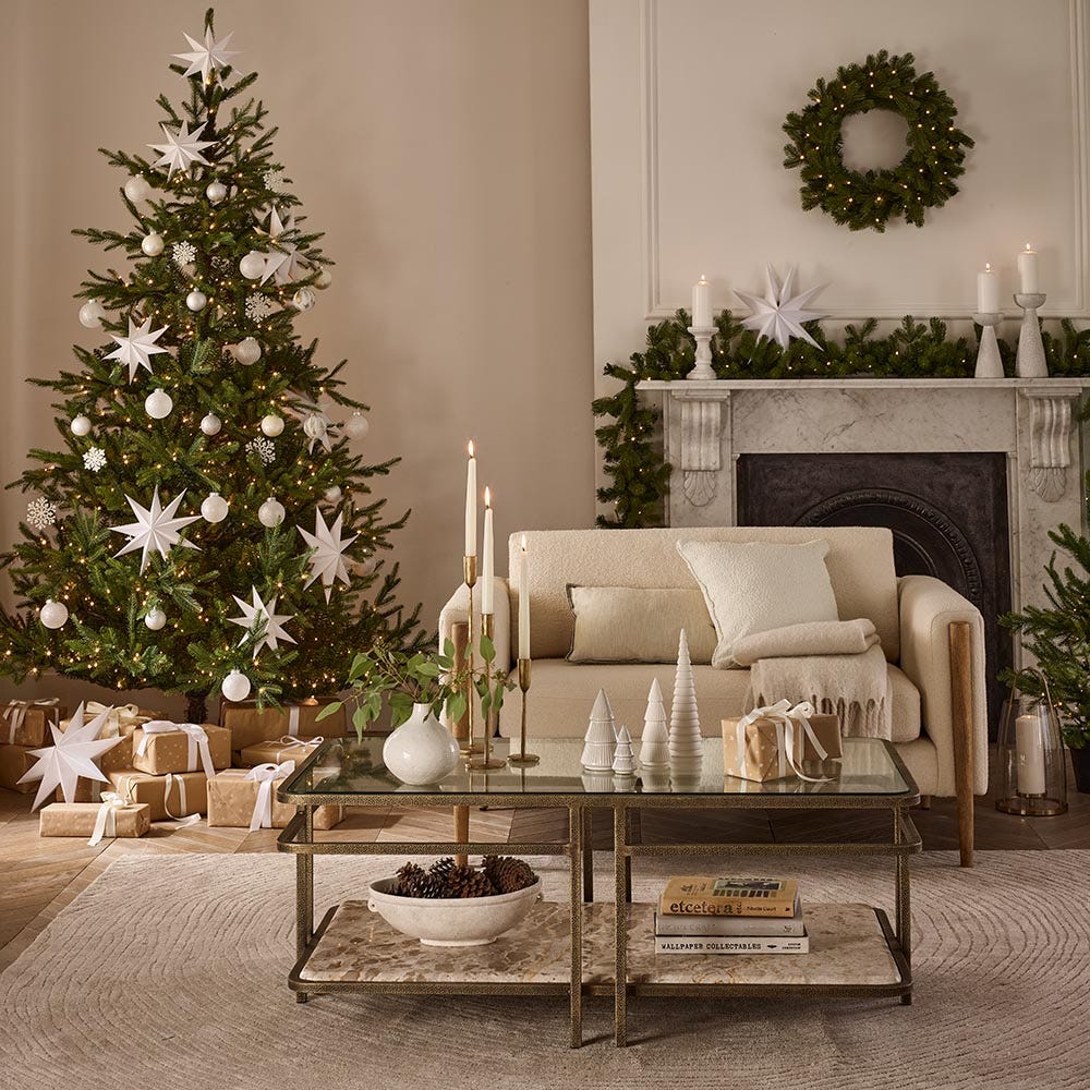 7' NORDMAN FIR PRE LIT TREE - 420 WW LED