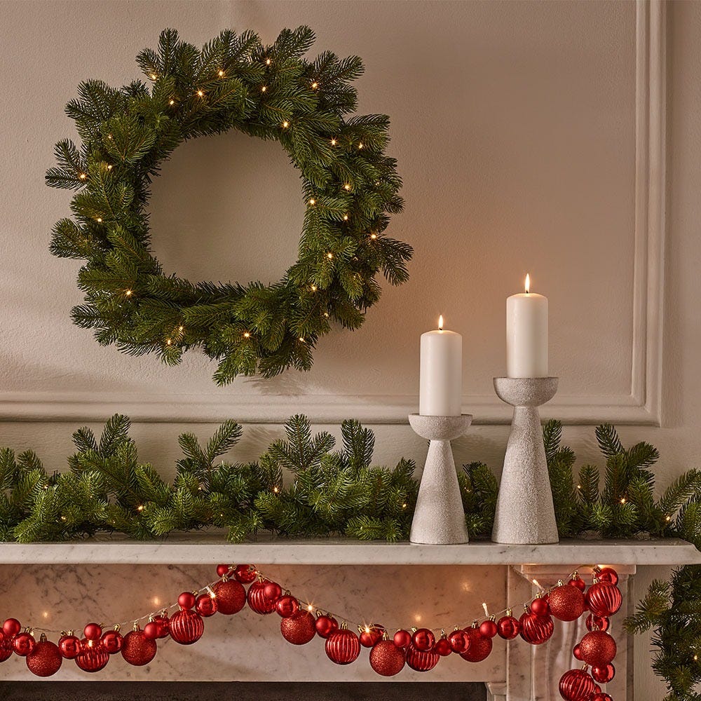 24" HIGHGROVE SPRUCE PRE LIT WREATH - 35 WW LED