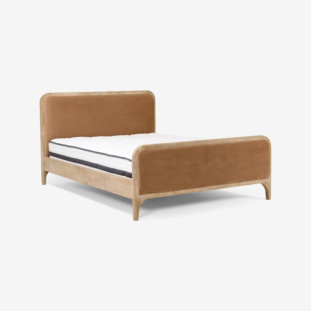 MABEL KINGSIZE BED IN NUDE VELVET