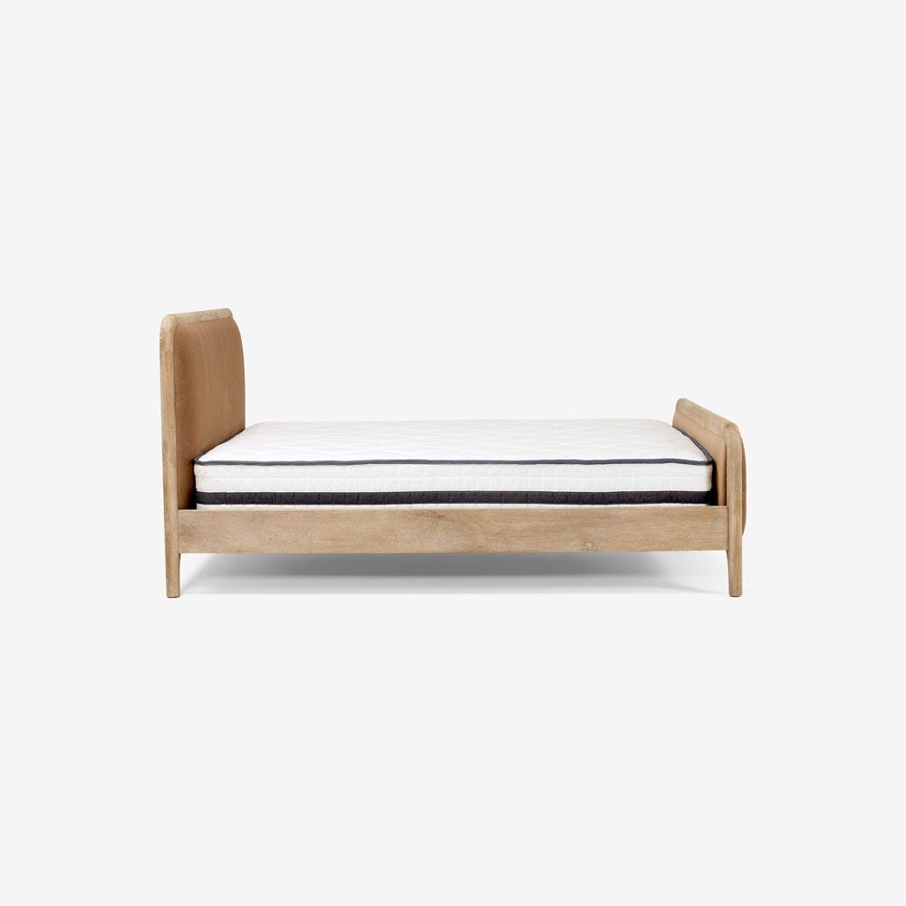 MABEL KINGSIZE BED IN NUDE VELVET