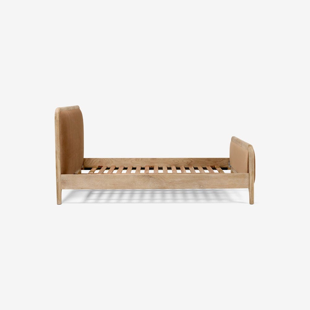 MABEL KINGSIZE BED IN NUDE VELVET